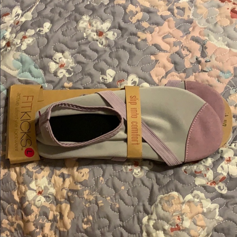 Fit kicks size large